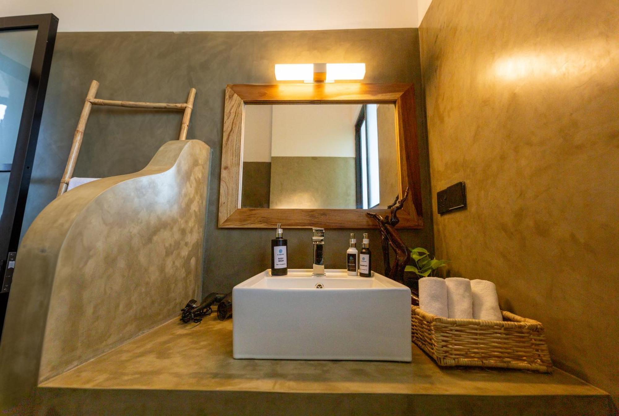 El Destino Hiriketiya Hotell Dikwella Exteriör bild