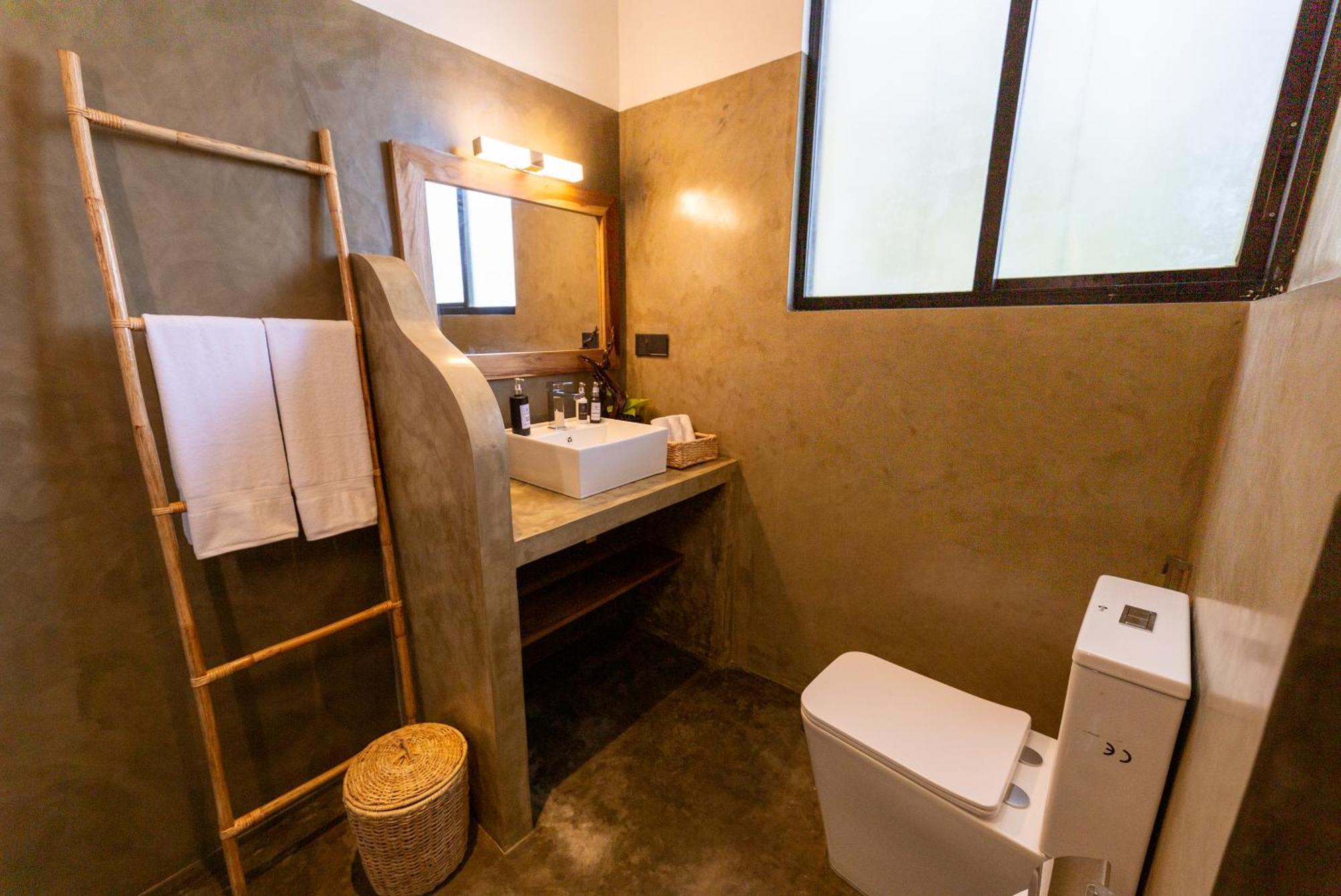 El Destino Hiriketiya Hotell Dikwella Exteriör bild